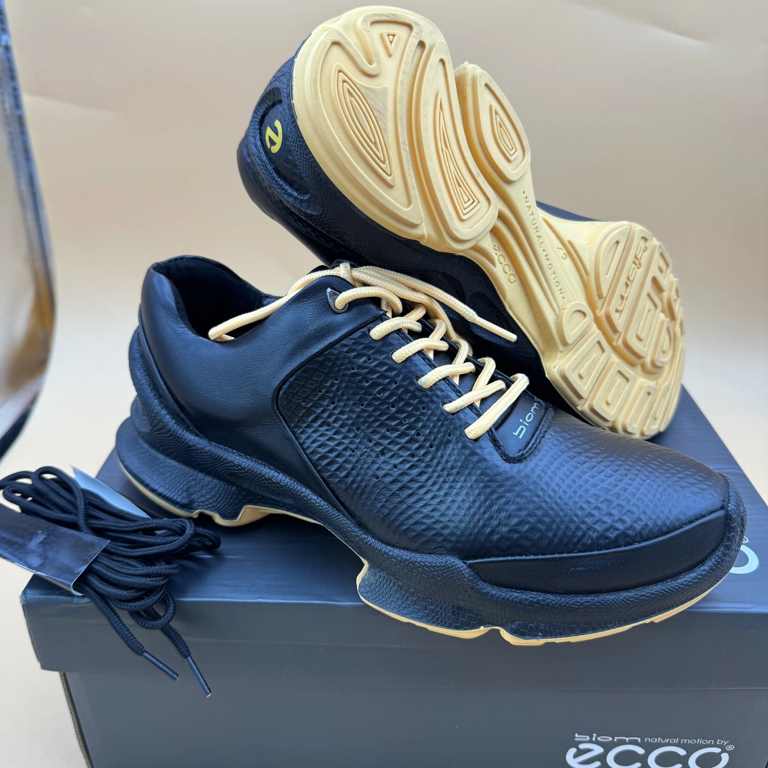 ECCO classic running shoes