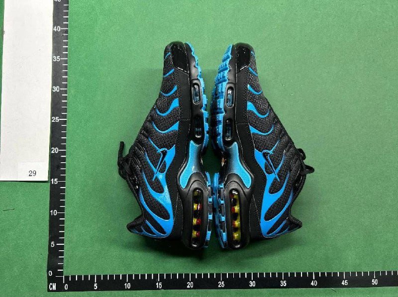 Nike Air Max Plus - 4