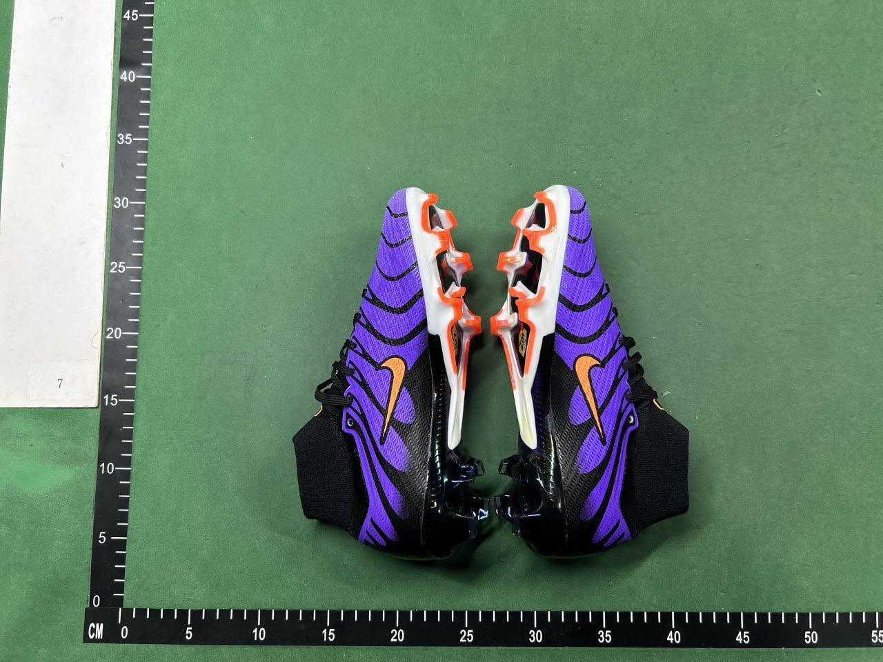 Nike soccer shoes - 3